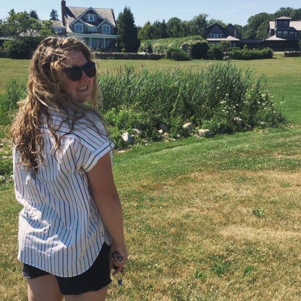 Meet your Posher, Olivia